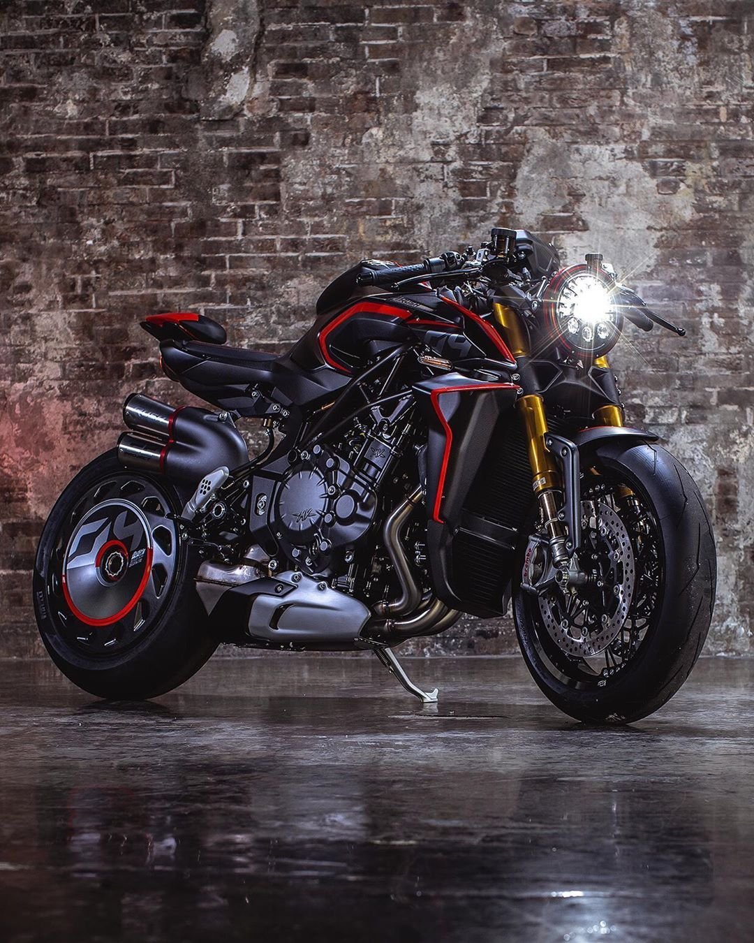 MV Agusta brutale 1000 мотоцикл