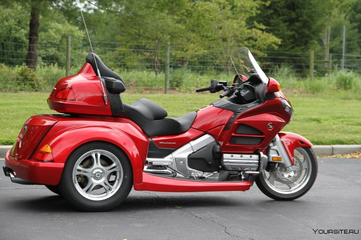 Honda Gold Wing с крышей