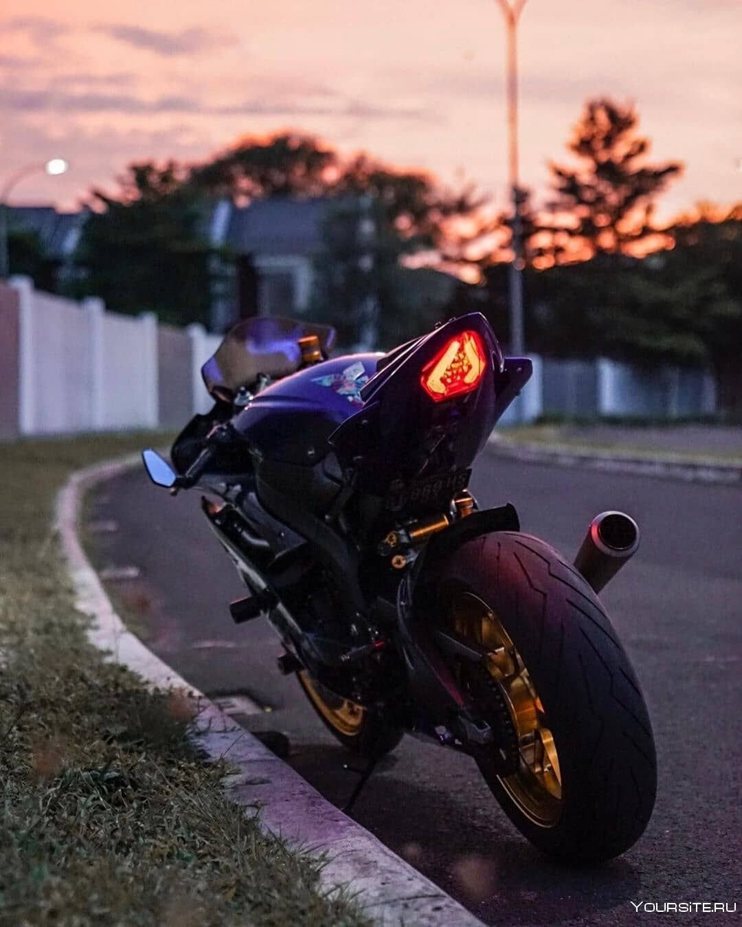 Yamaha r6 Night onboard