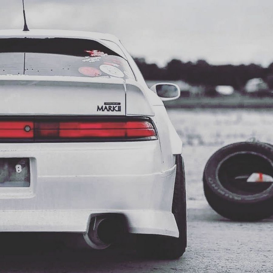 Toyota Mark 2 JDM сзади