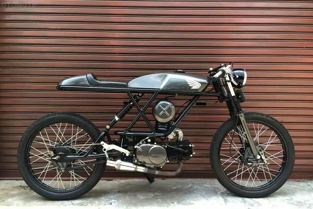 Honda win 100cc Vintage Cafe Racer