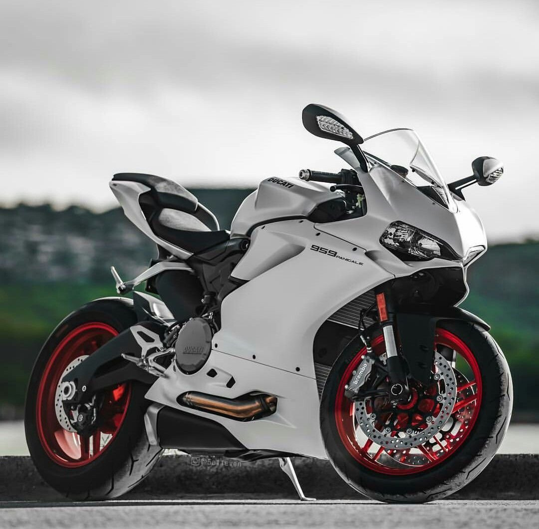 Ducati 959
