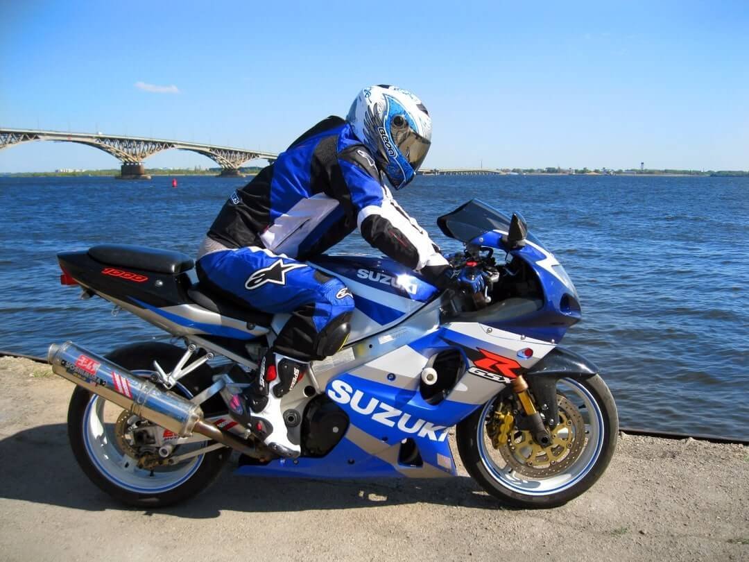 Suzuki GSX-r600 в шлеме