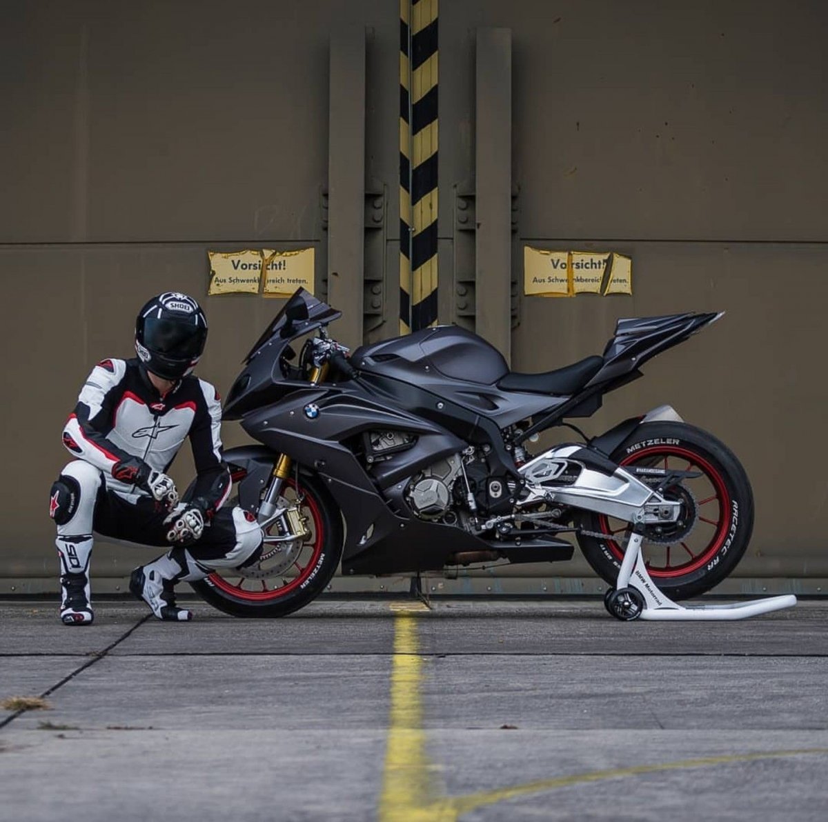 Спортбайк BMW s1000rr