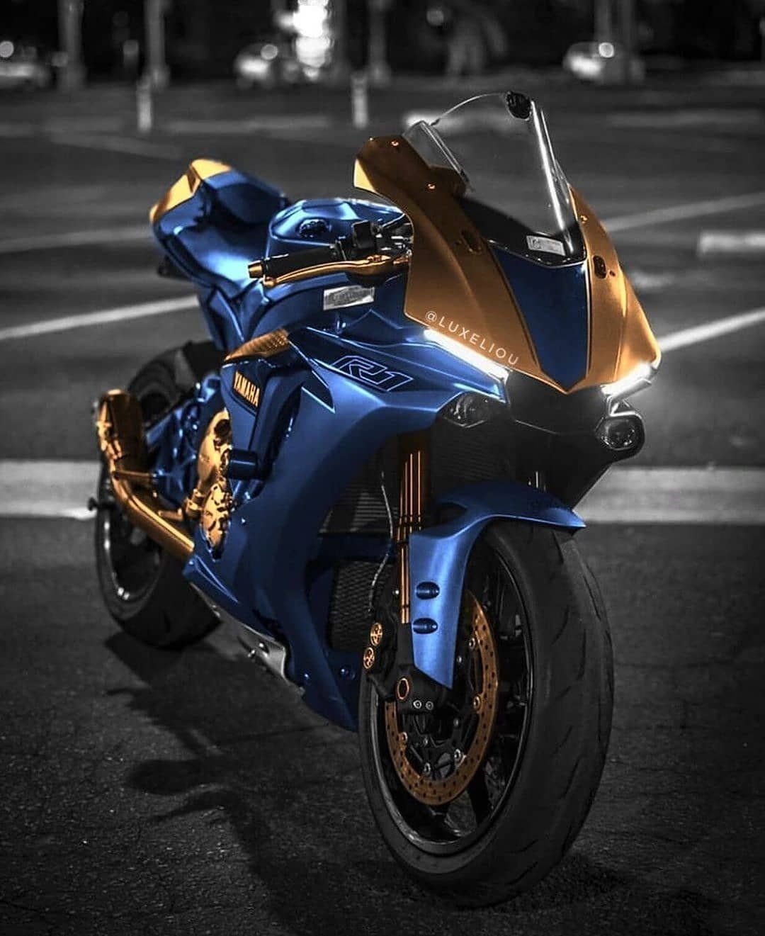 Спортбайк Ямаха r1