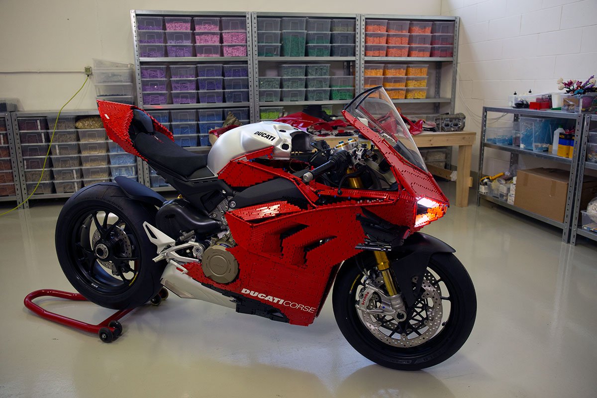 Ducati Panigale v4 r лего
