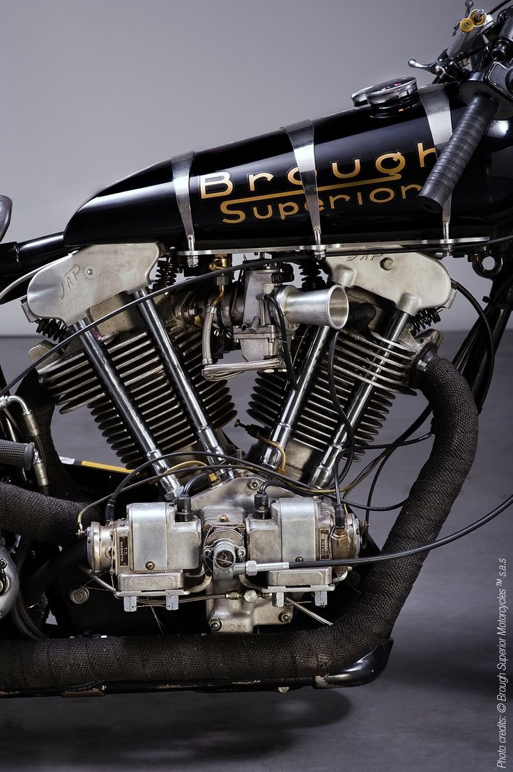 Brough Superior ss100 брошенный