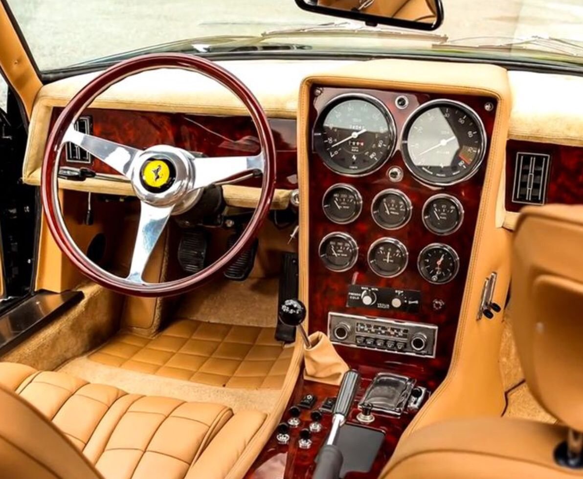 Ferrari 365 салон