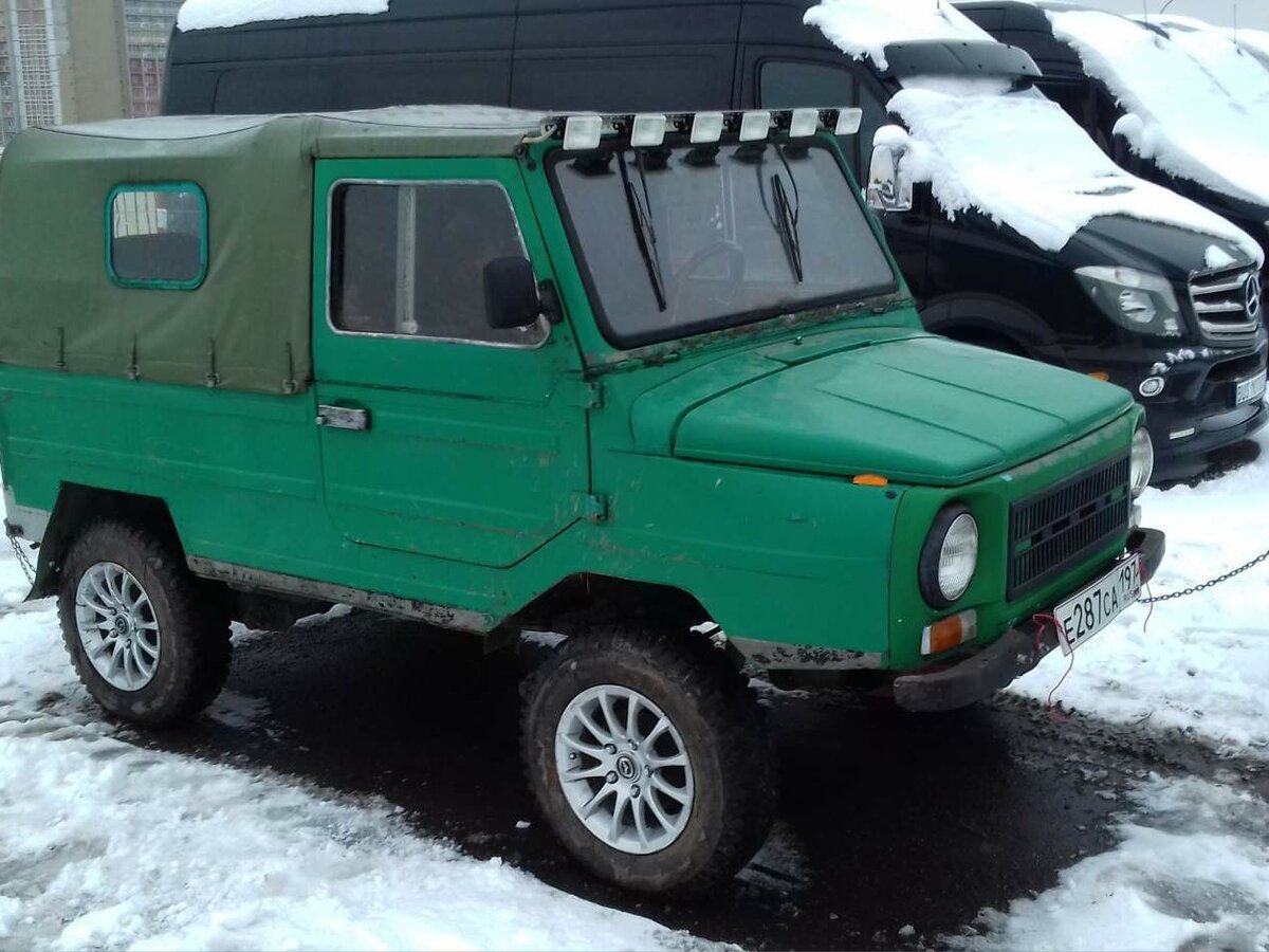 ЛУАЗ 969 зеленый