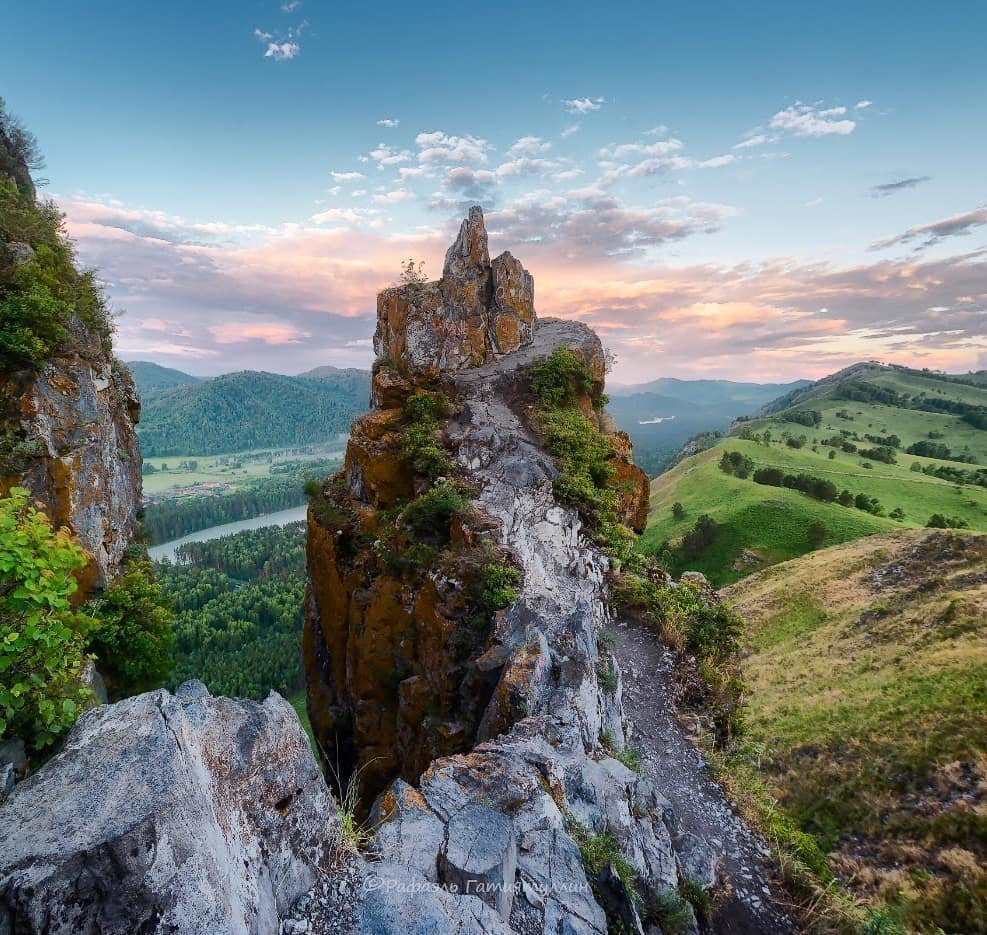 Чёртов палец горный Алтай