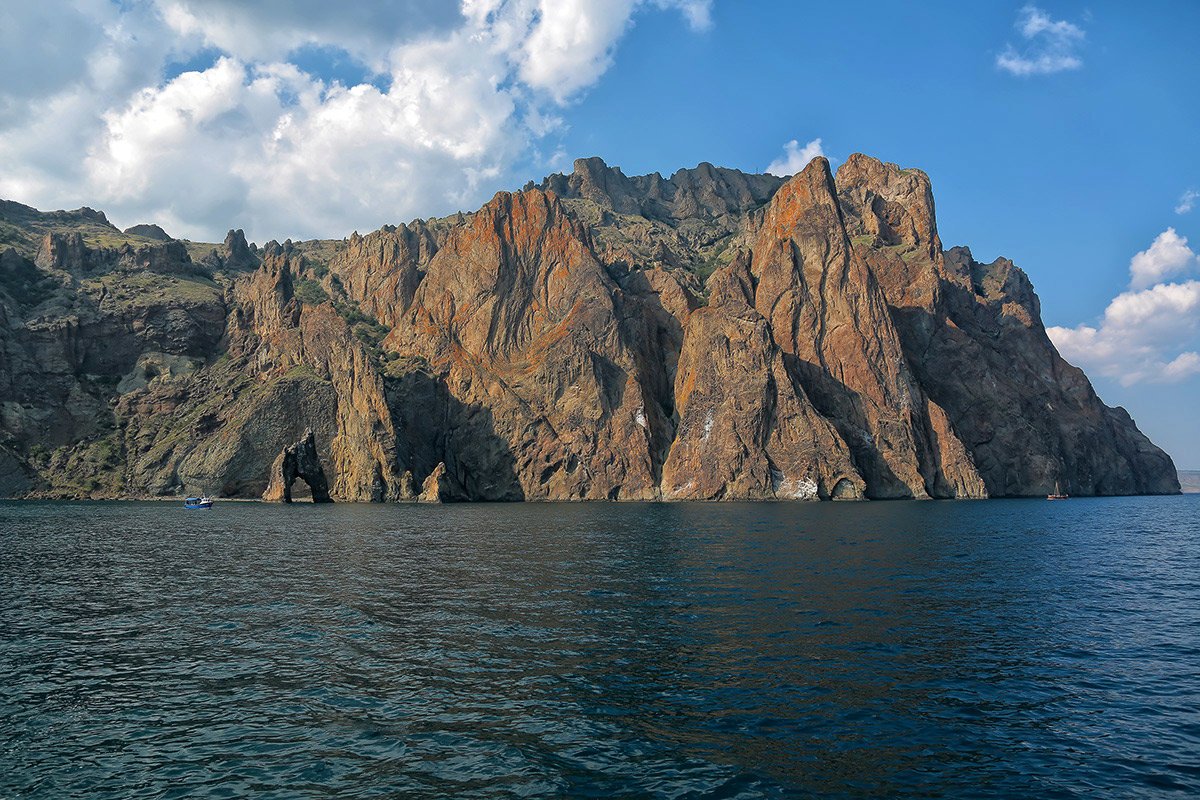 Гора Карадаг в Крыму