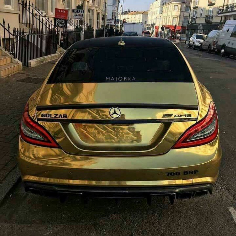 Золотой Мерседес CLS
