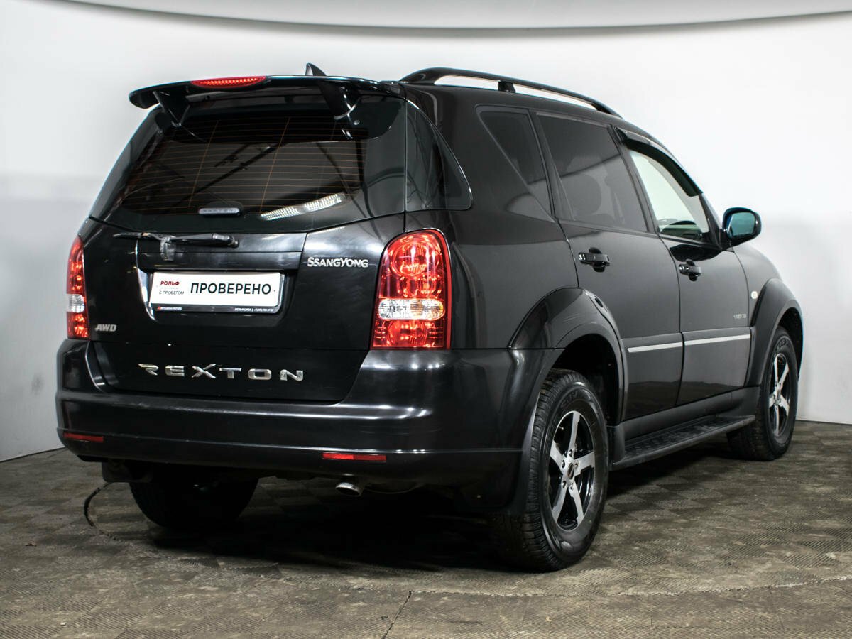 SSANGYONG Rexton черный