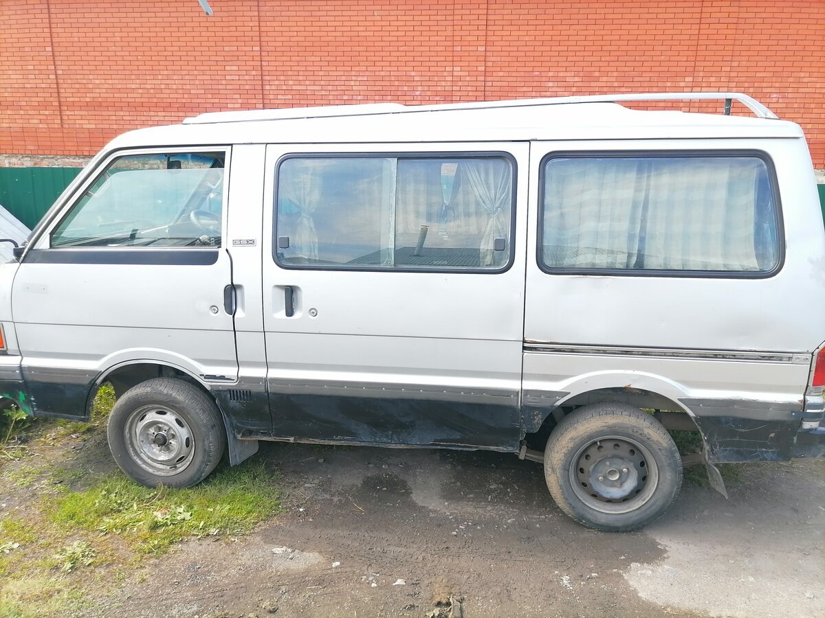 Микроавтобус Мазда 1986 1986