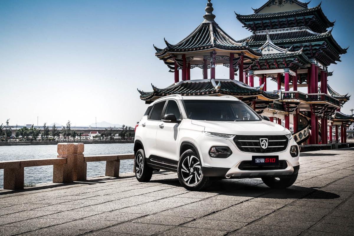 Китайский паркетник Baojun