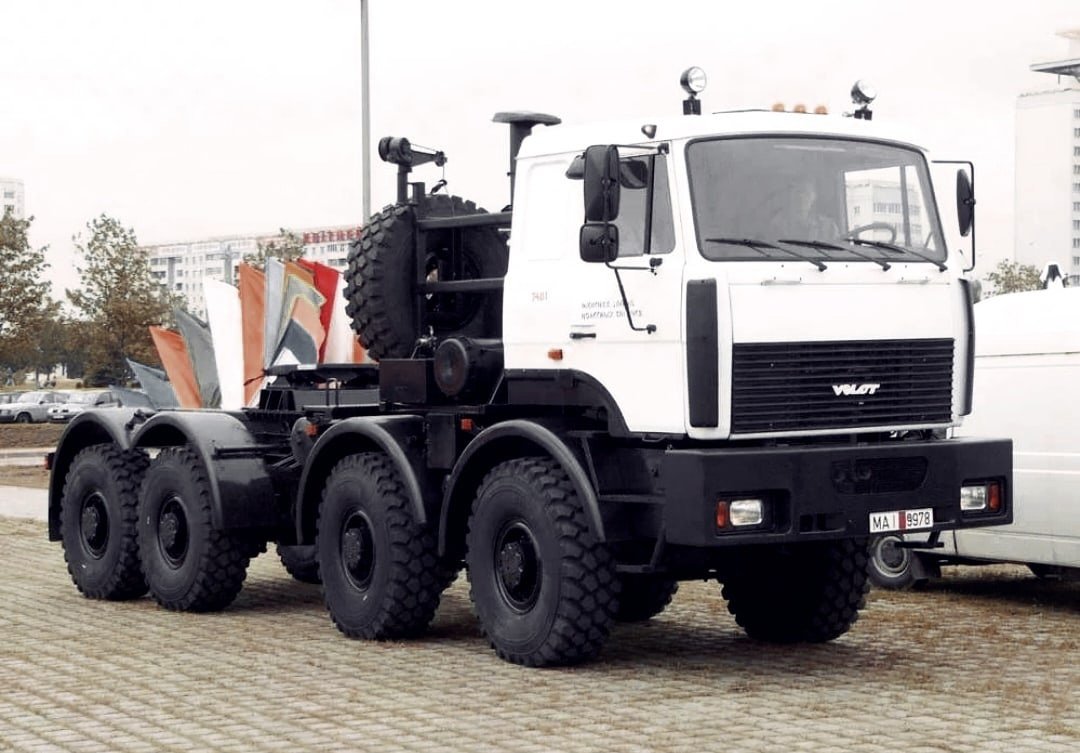 Седельный тягач МЗКТ-7401