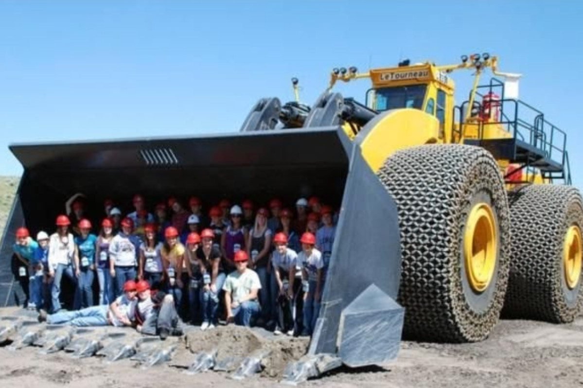 Самый большой погрузчик в мире Letourneau l2350