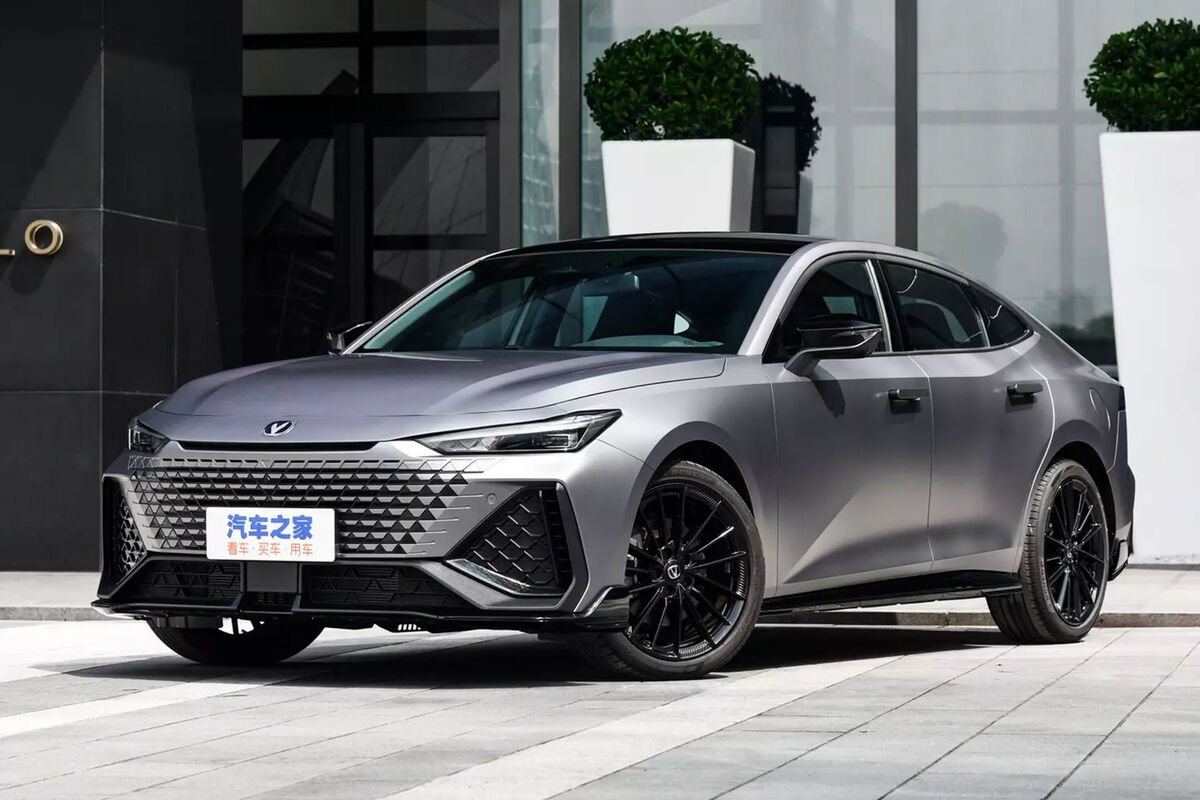 Чанган Uni v 2022