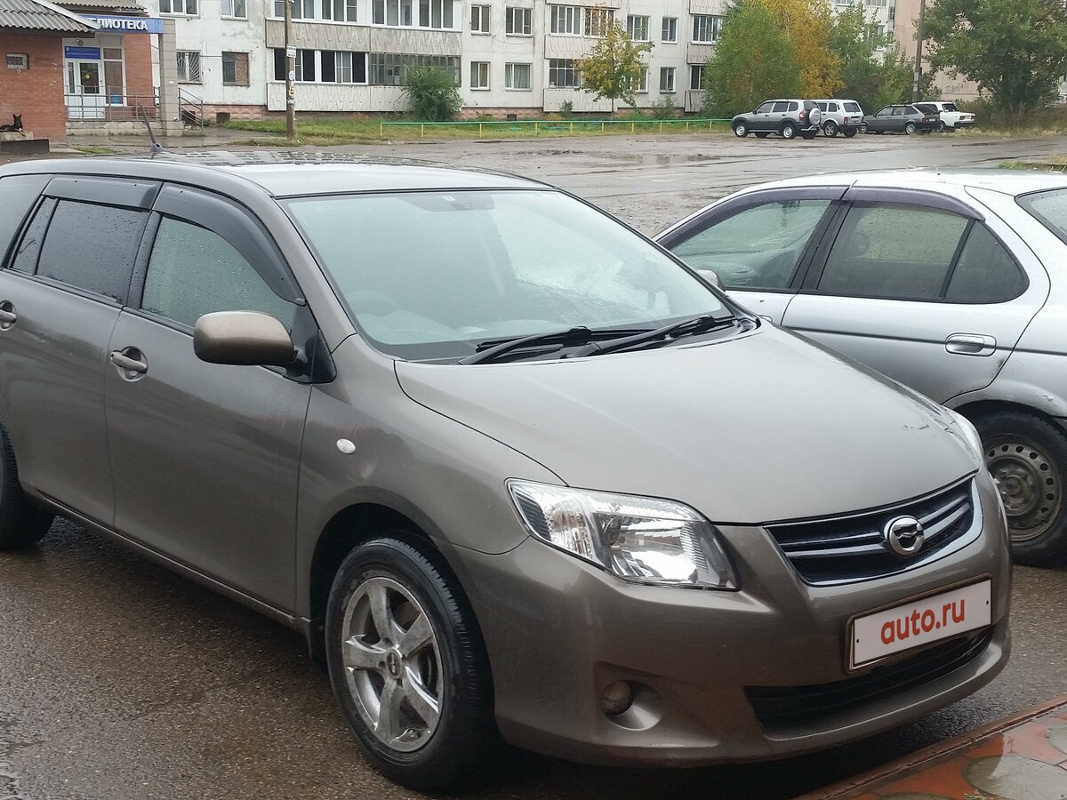 Королла универсал 2010