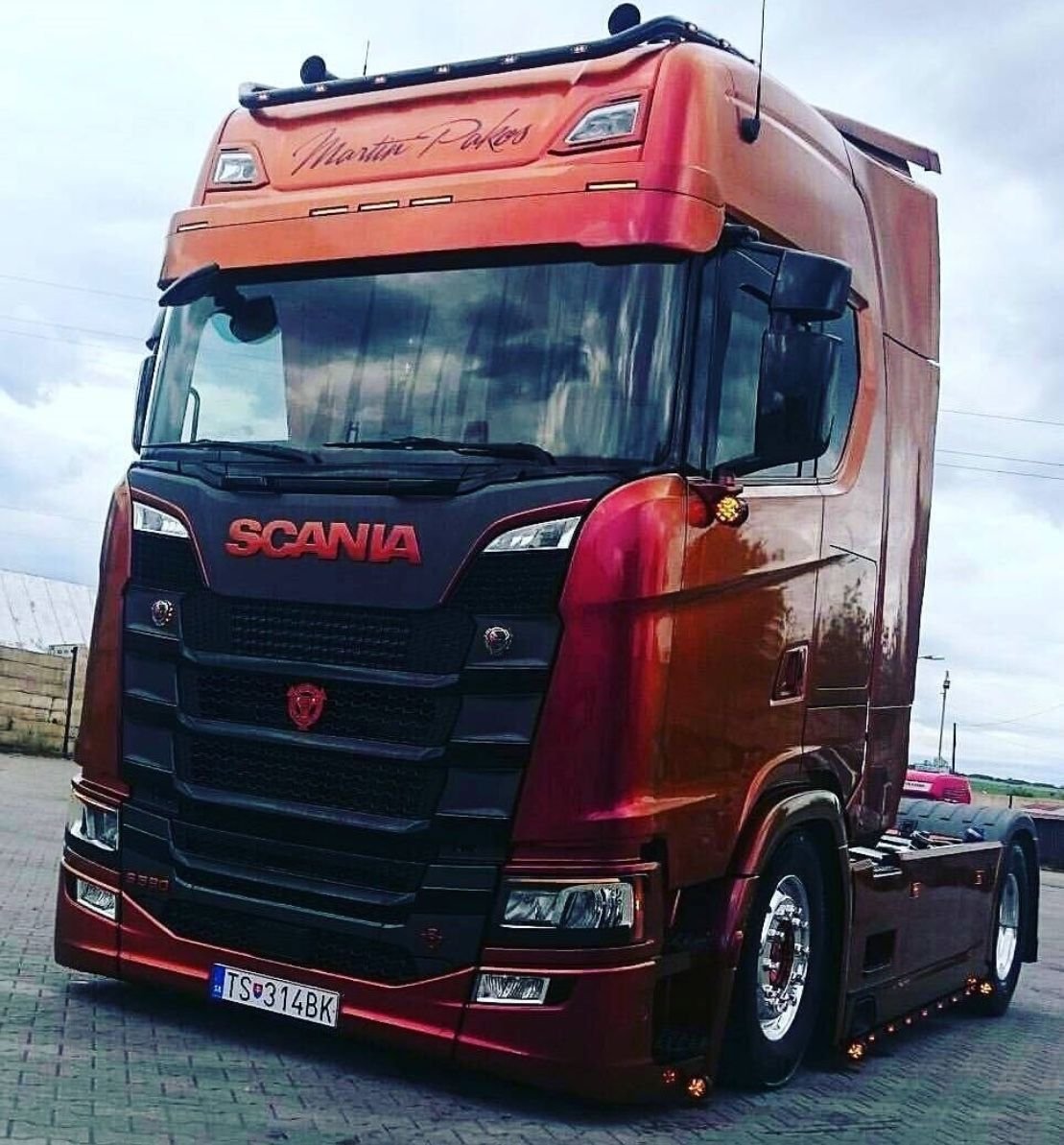 Скания s730 красная