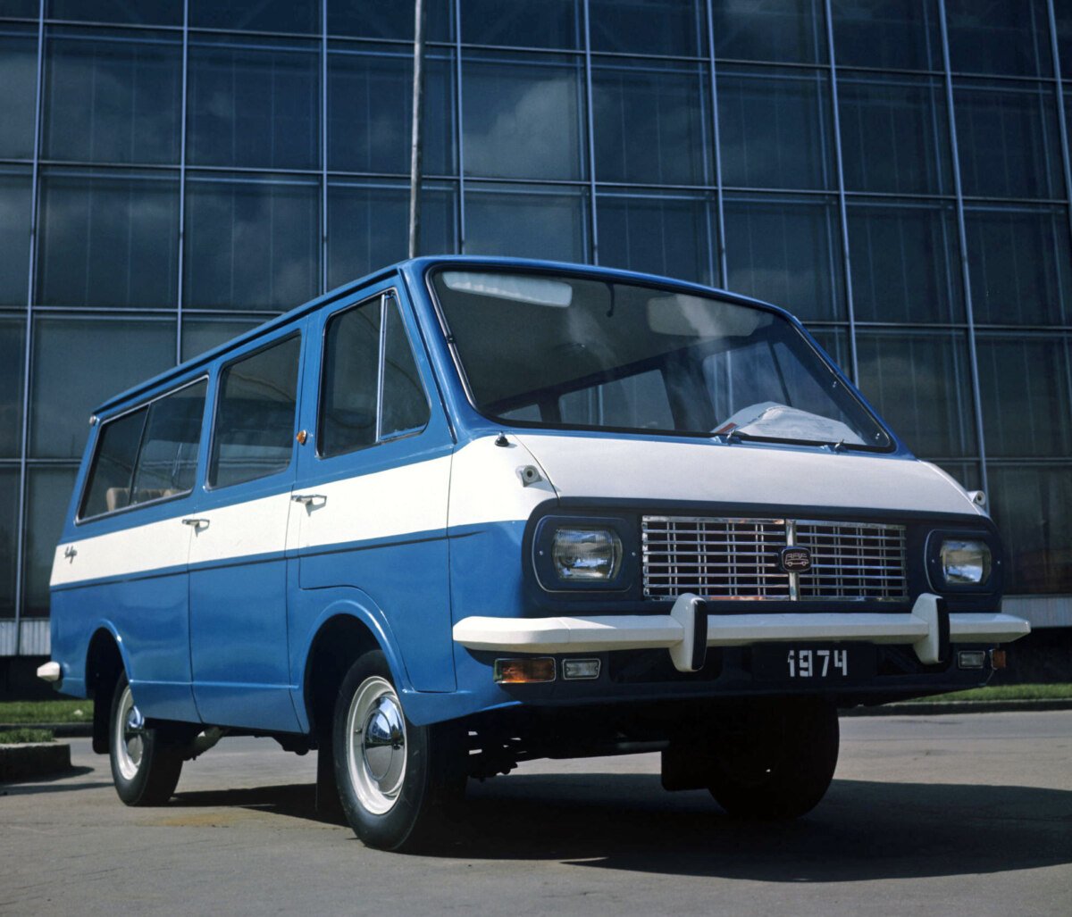 Автомобиль рафик