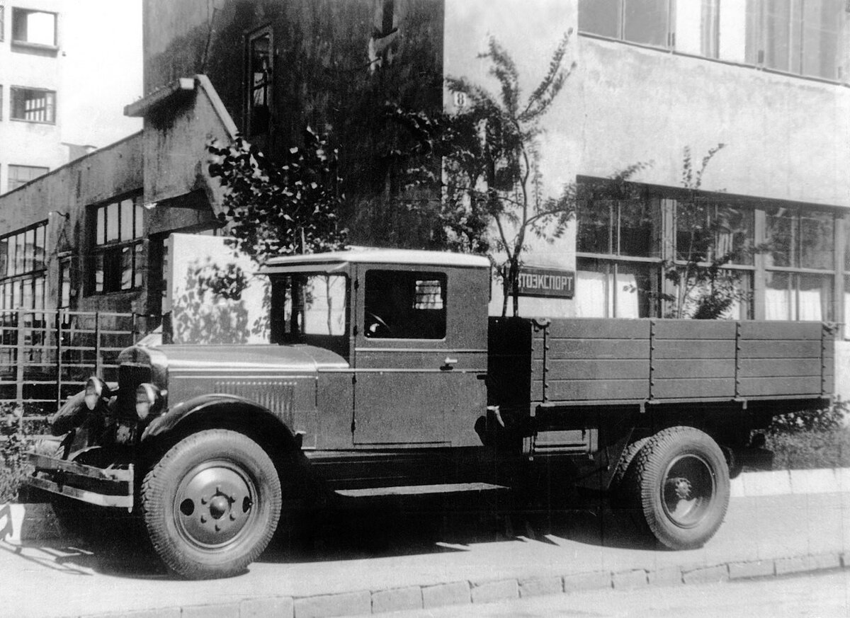 Грузовик АМО-3