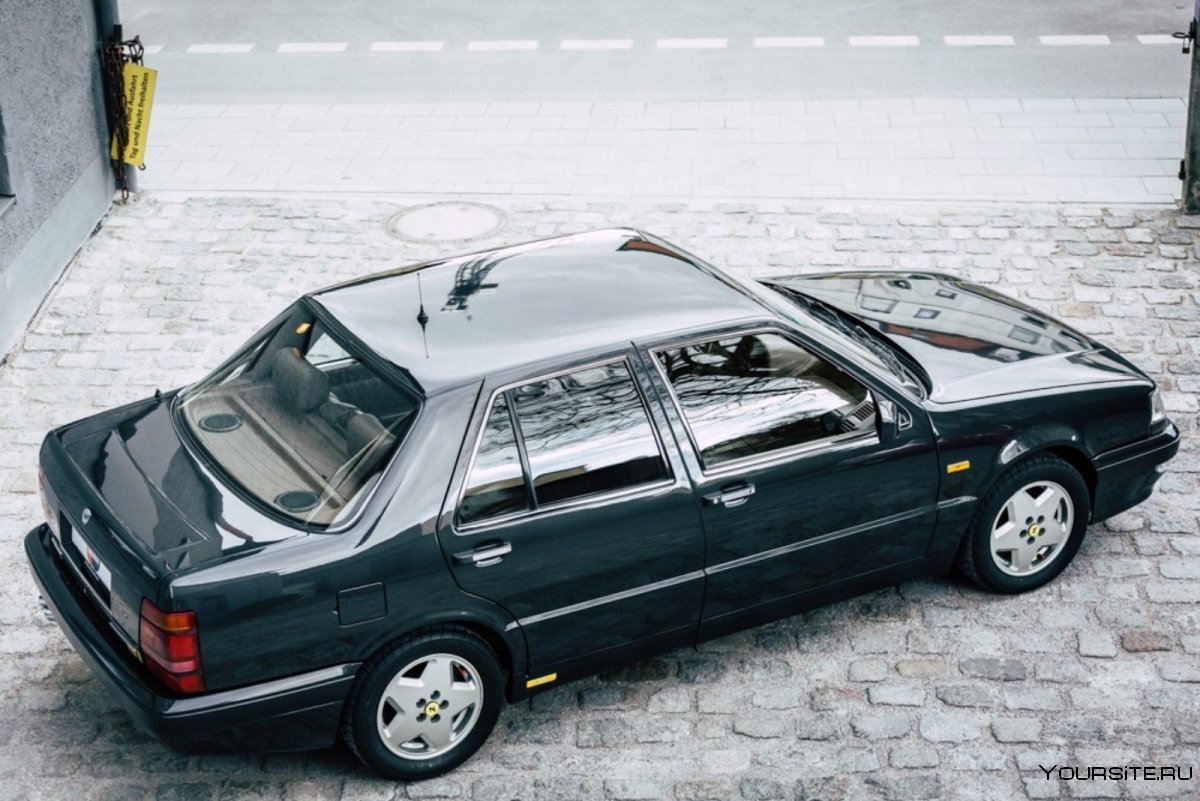Lancia Thema 8.32