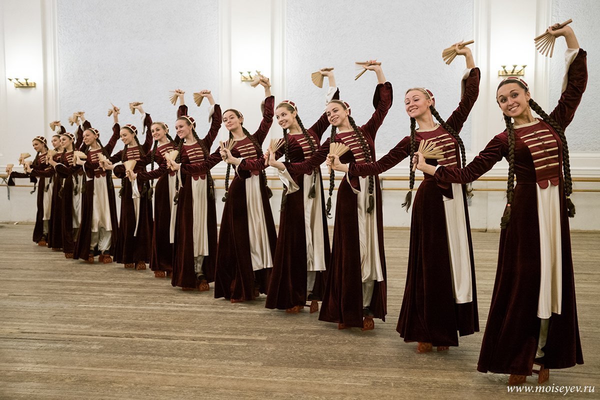 Тляпатет ансамбль Моисеева