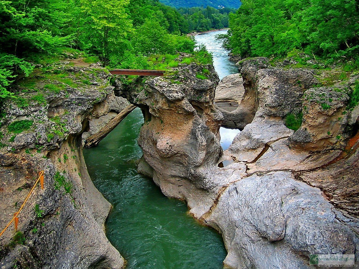 Лаго Наки Хаджохская теснина