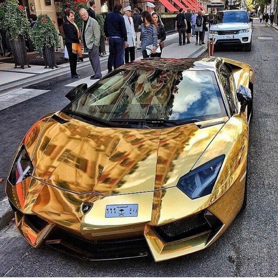 Золотой Lamborghini авентадор