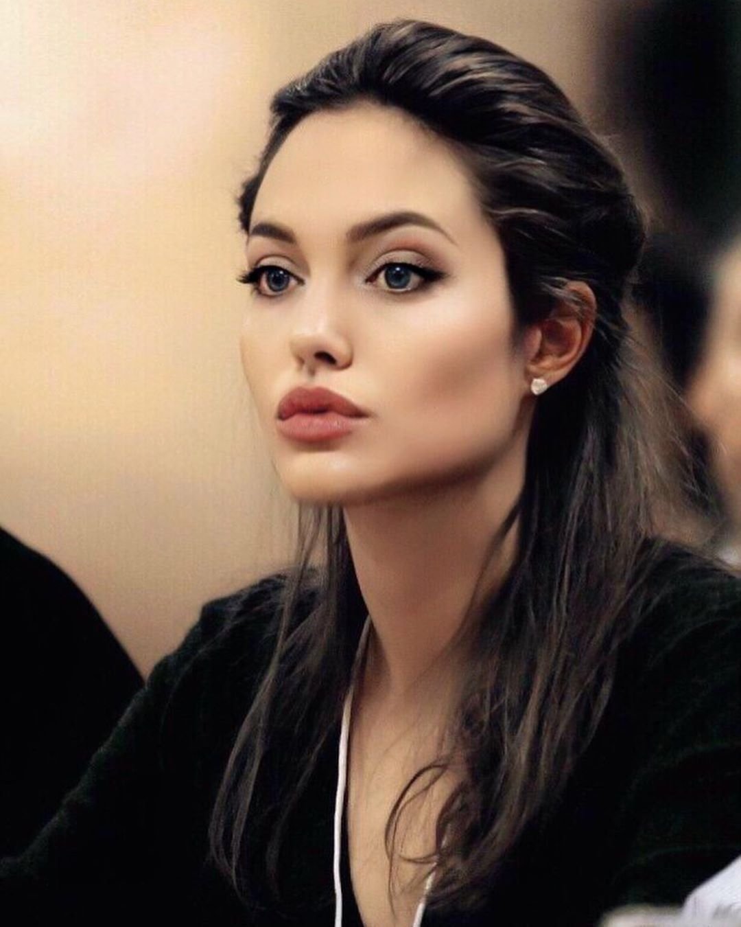 Анджелина Джоли чб