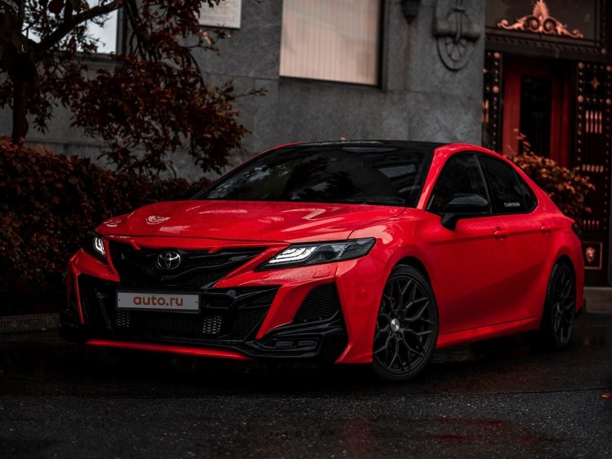Toyota Camry XV 70 красная