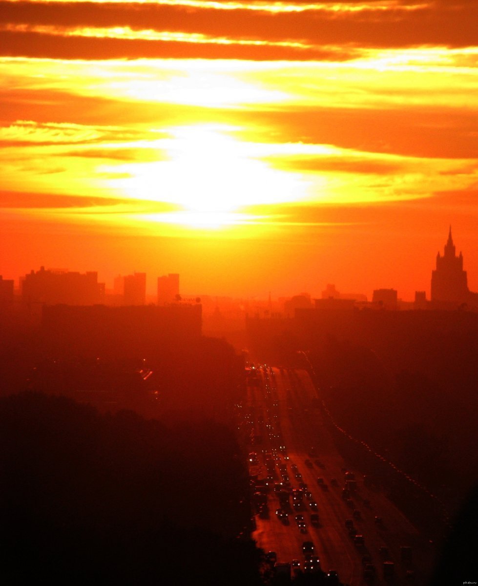 Рассвет в городе