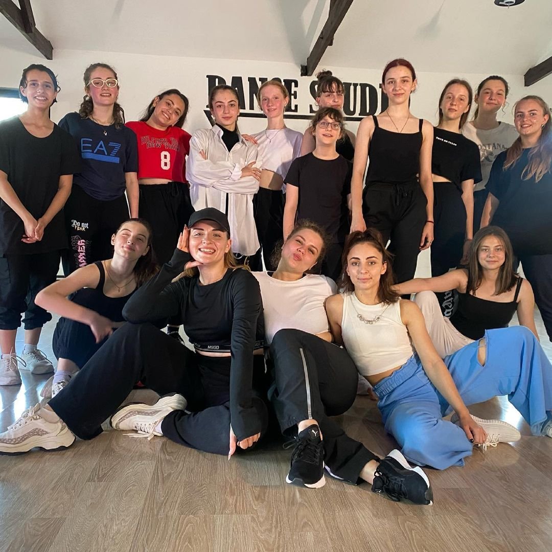 13 Dance Studio