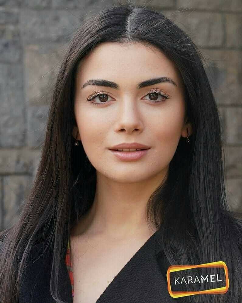 Yemin Рейхан biografia