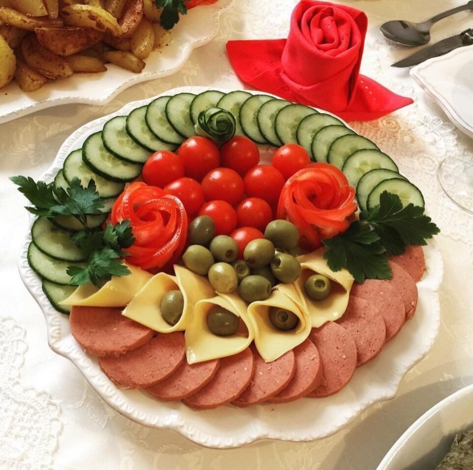 Нарезка на праздничный стол