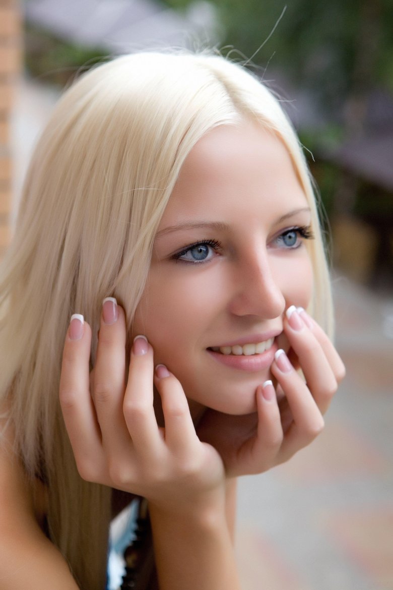 Alysha a Эстонская модель