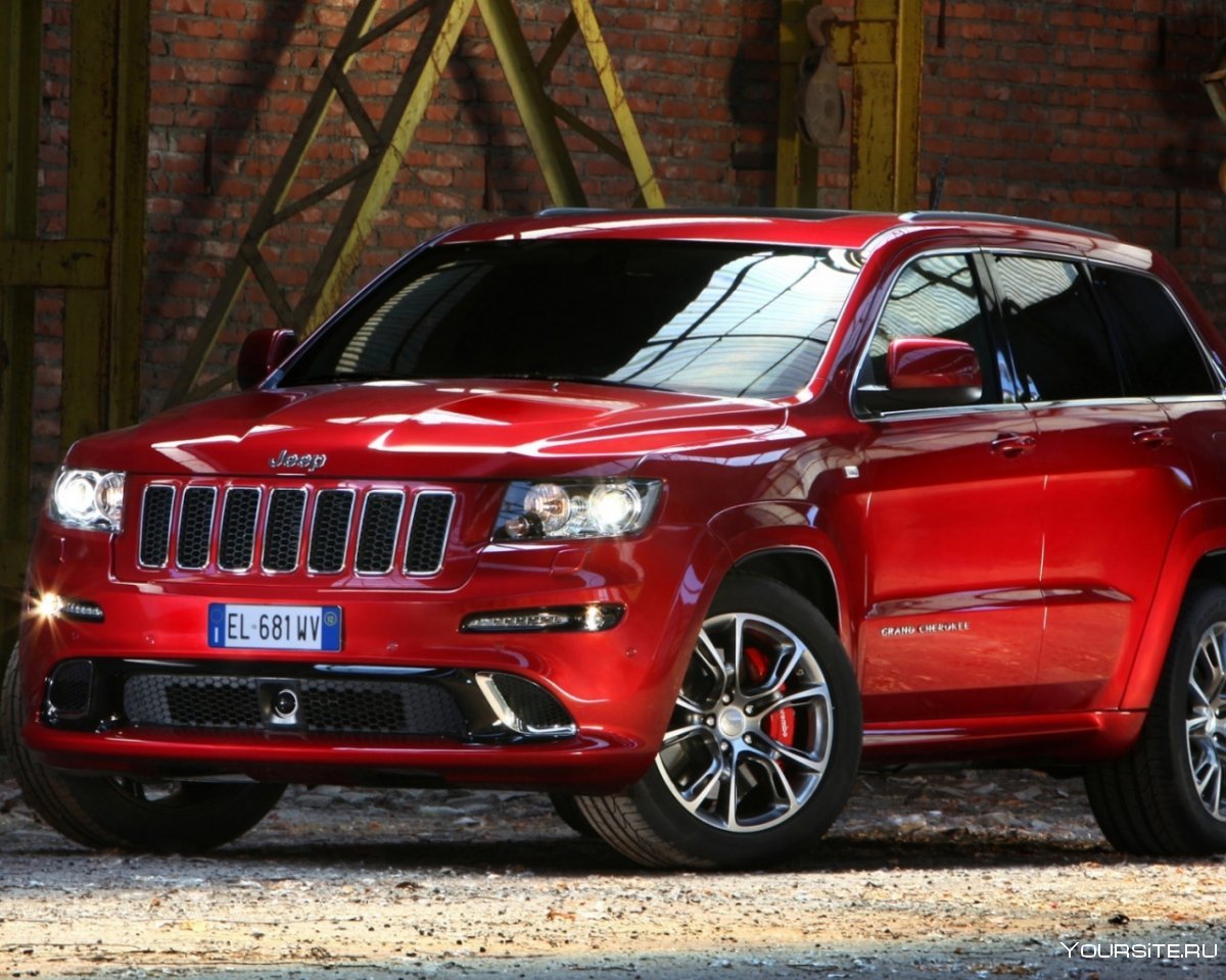 Jeep Grand Cherokee srt8 красный