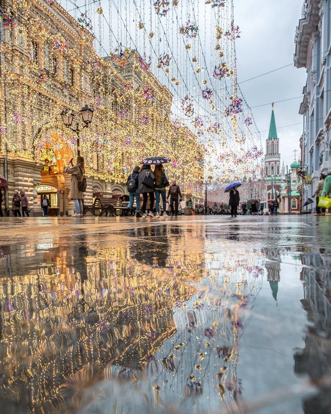 Никольская улица Москва осень