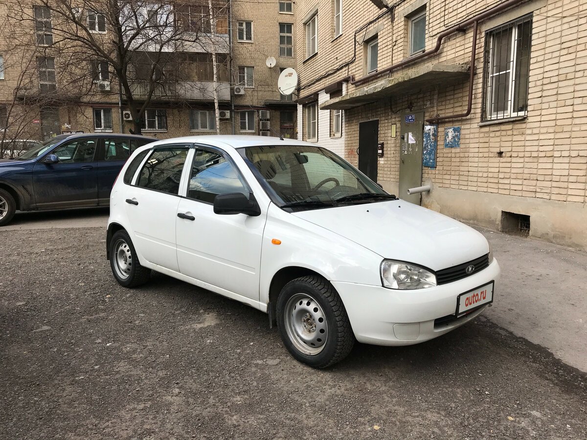 Лада Калина хэтчбек белая