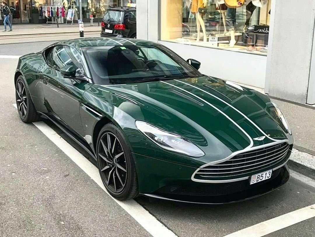 Aston Martin db11 зеленый