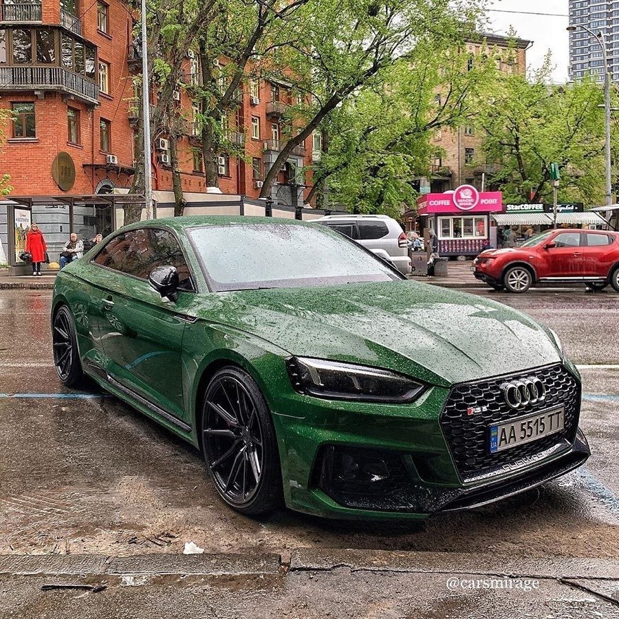 Ауди темно зеленая rs5