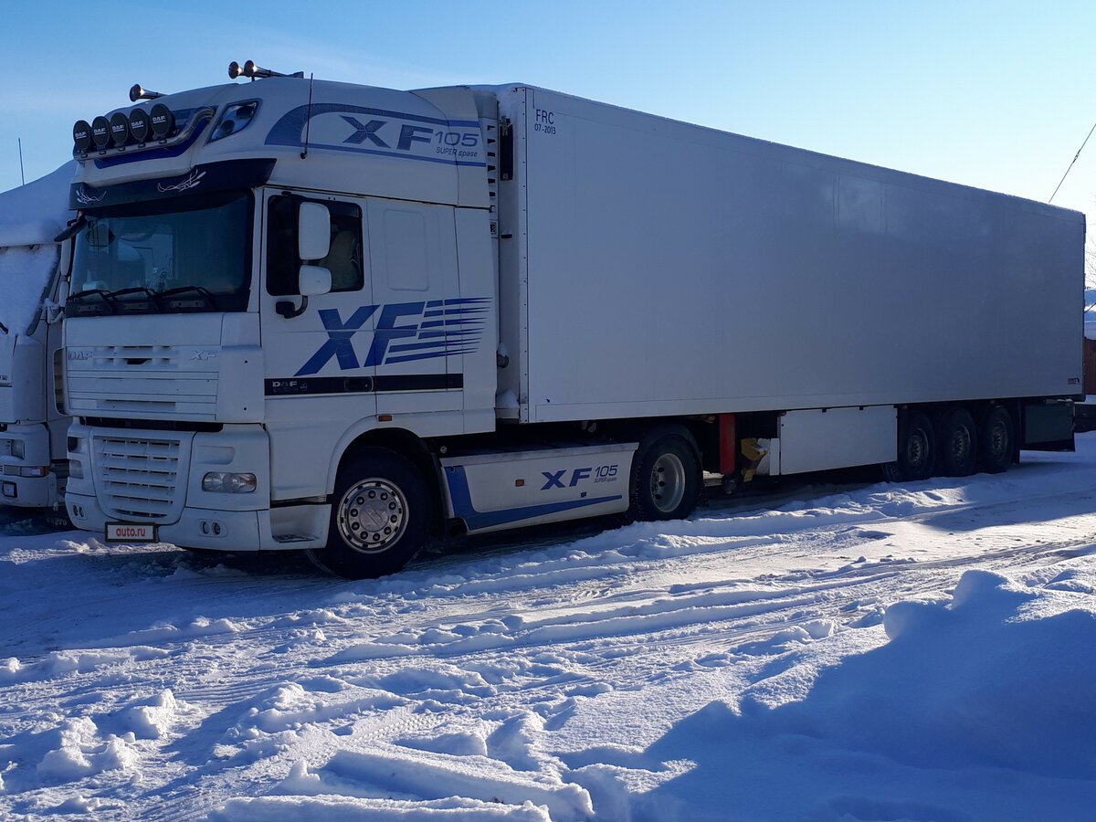 DAF XF 105 полуприцепом реф