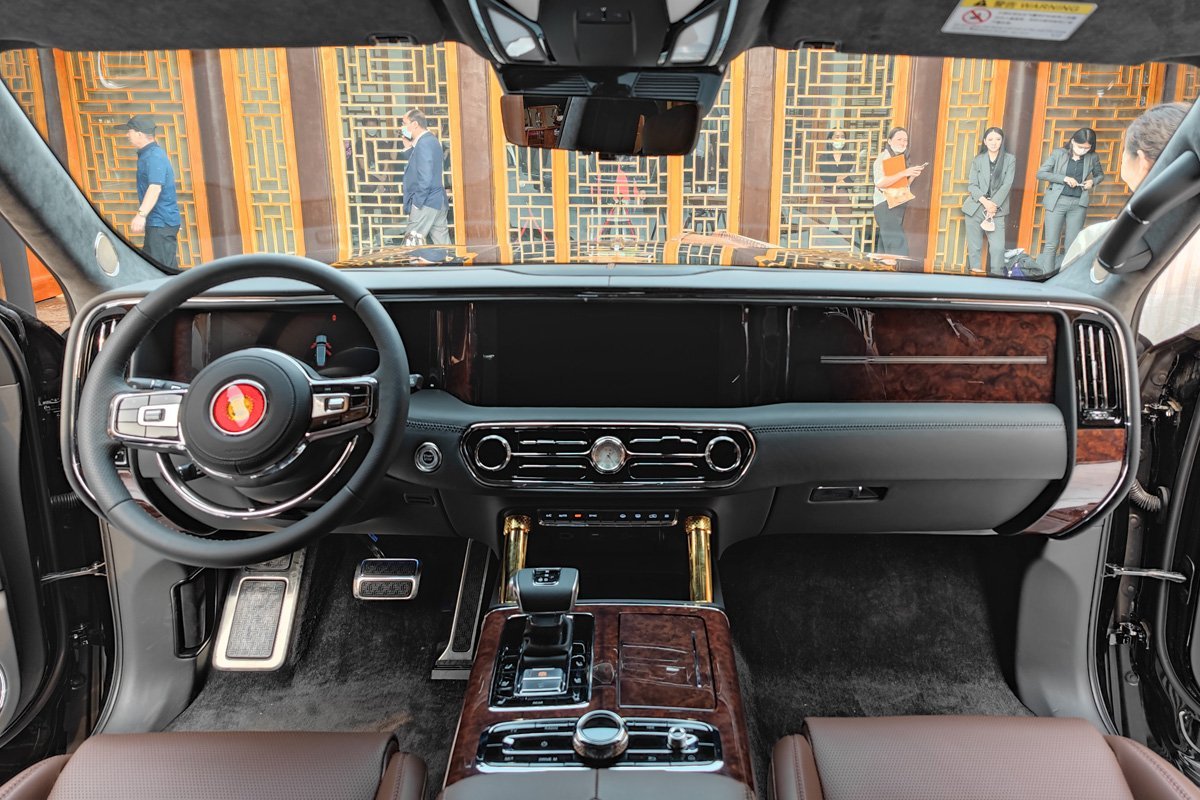 Китайский джип Hongqi 9 салон
