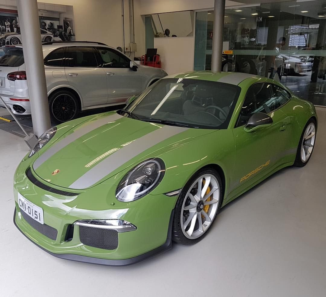 Porsche Cayman 911 Green