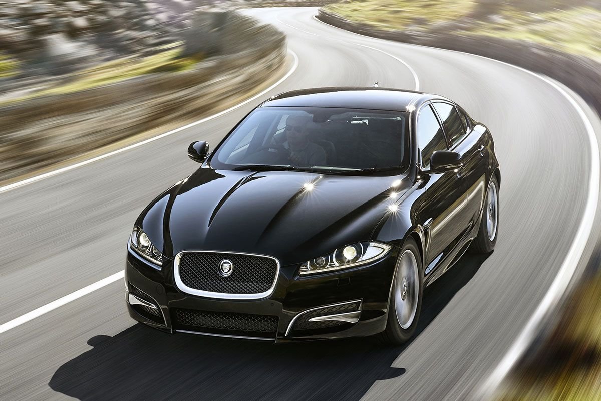 Jaguar XF 2015 черный