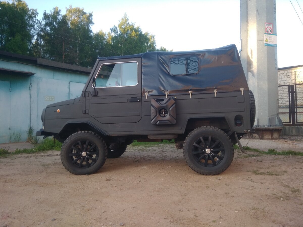 ЛУАЗ-969 серый