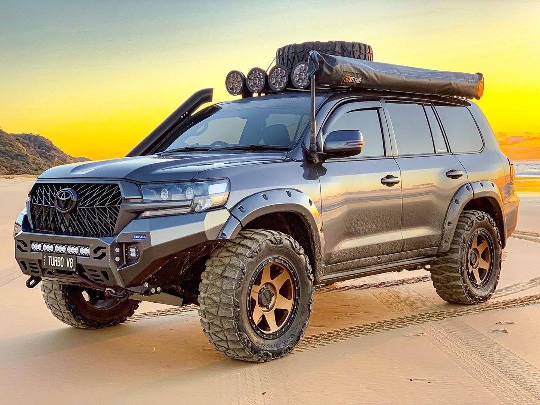 Внедорожный Toyota Land Cruiser 200