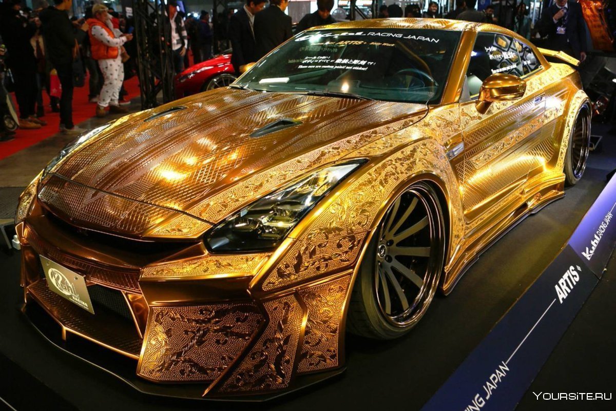 Nissan gt-r r35 золотой