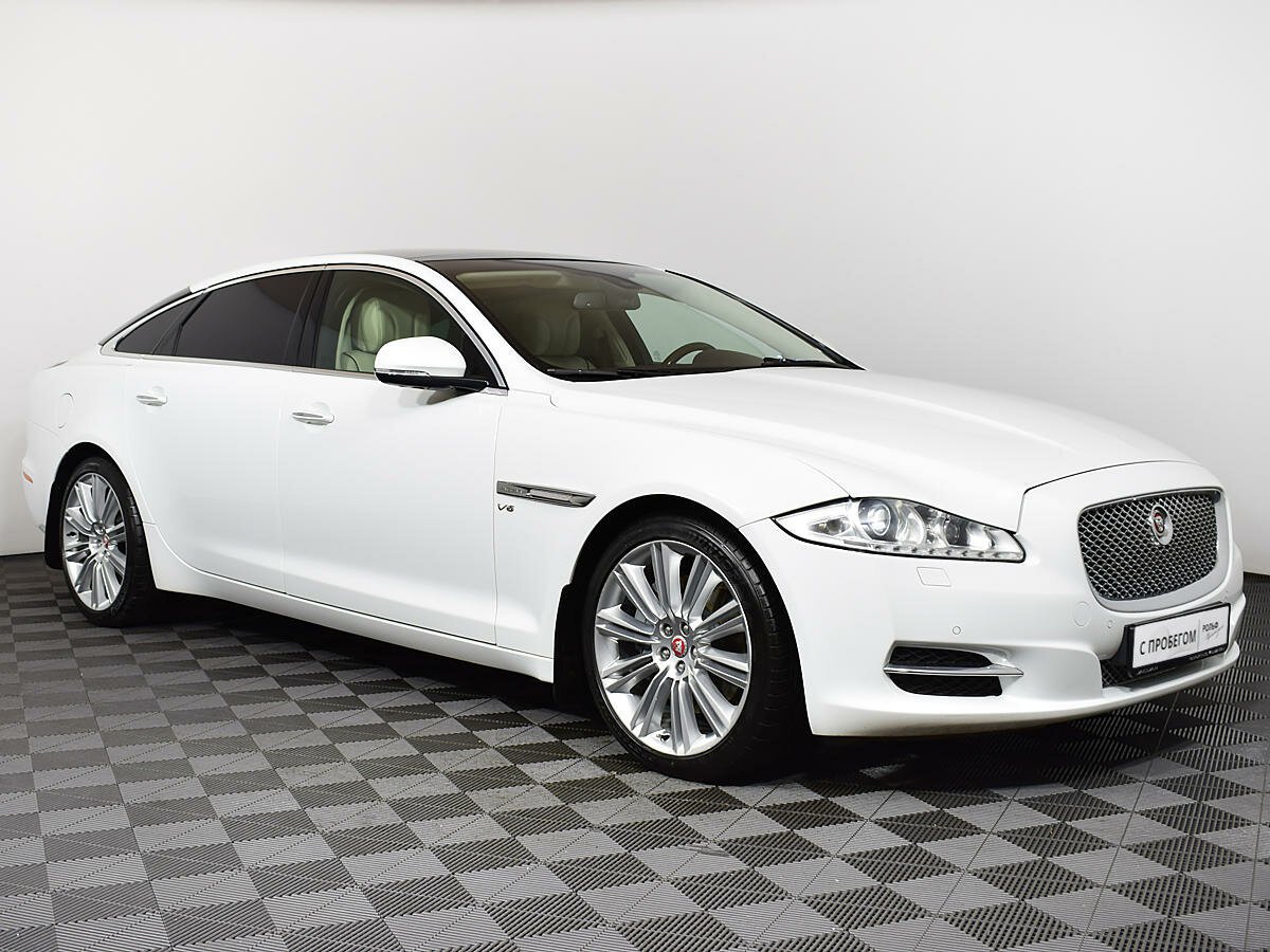 Jaguar XJ 2015 белый